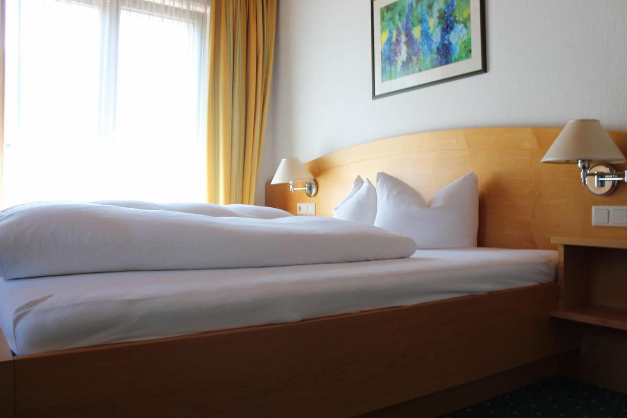Wanderhotel Garni Cresta Schruns Exterior foto
