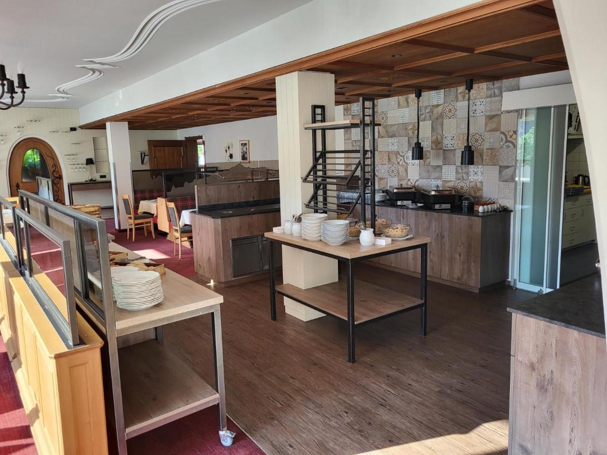 Wanderhotel Garni Cresta Schruns Exterior foto